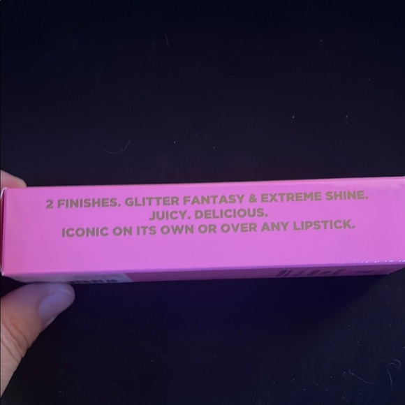 The gloss in wet peach 🍑 - Picture 2 of 6